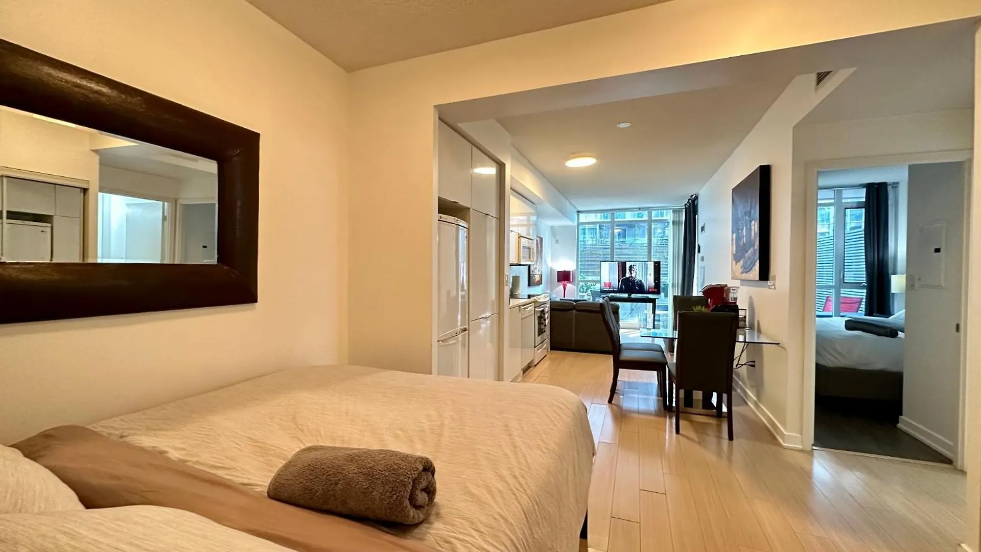 1Bdrm Plus Den With 2 Real Beds Plus Sofabed & Terrace & Parking Toronto 0*,  Canada