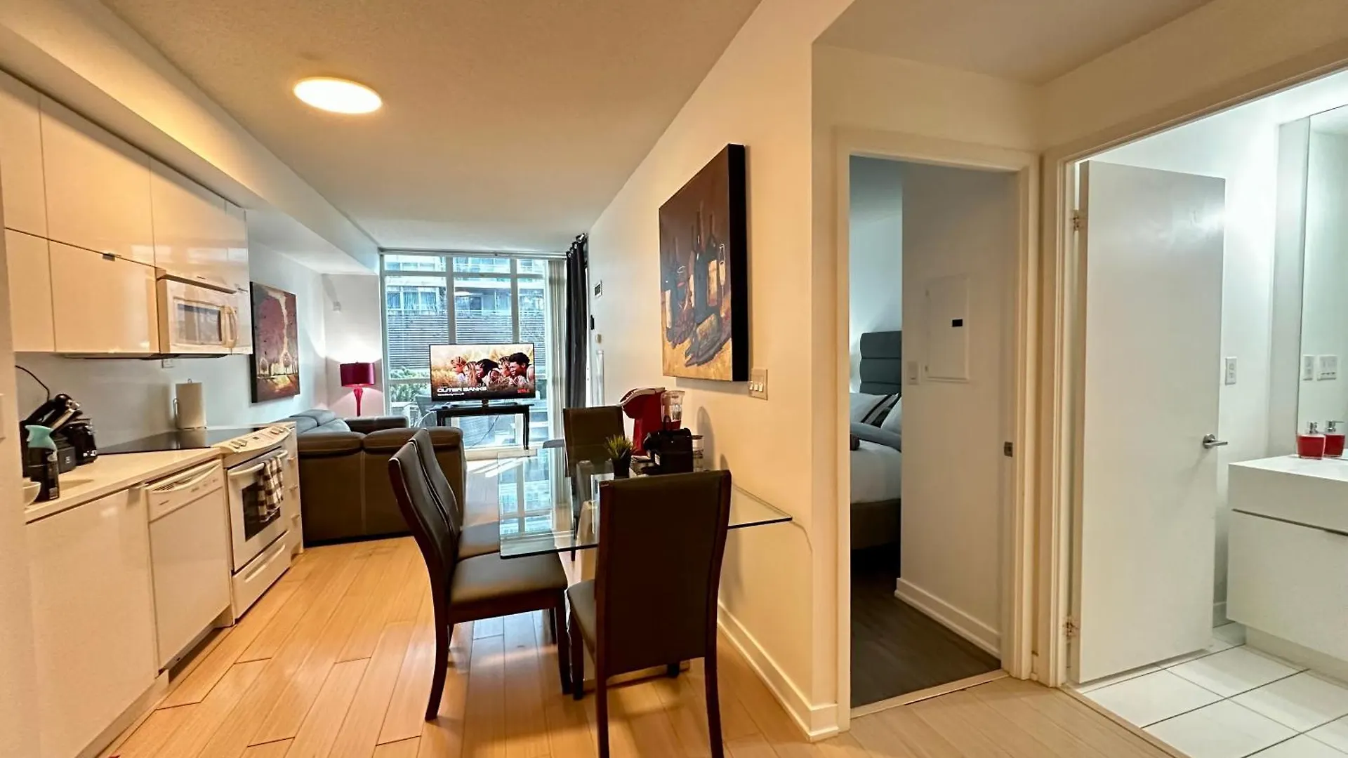 1Bdrm Plus Den With 2 Real Beds Plus Sofabed & Terrace & Parking Toronto Apartment